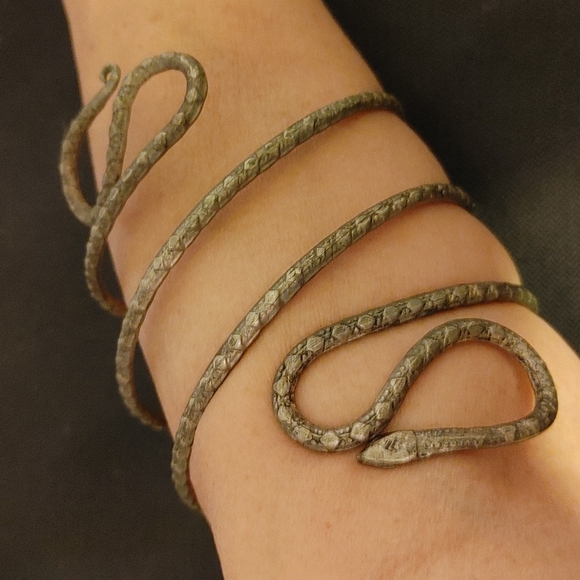 Vintage silver tone snake coil Cleopatra belly dancer adjustable cuff bracket - Picture 4 of 4